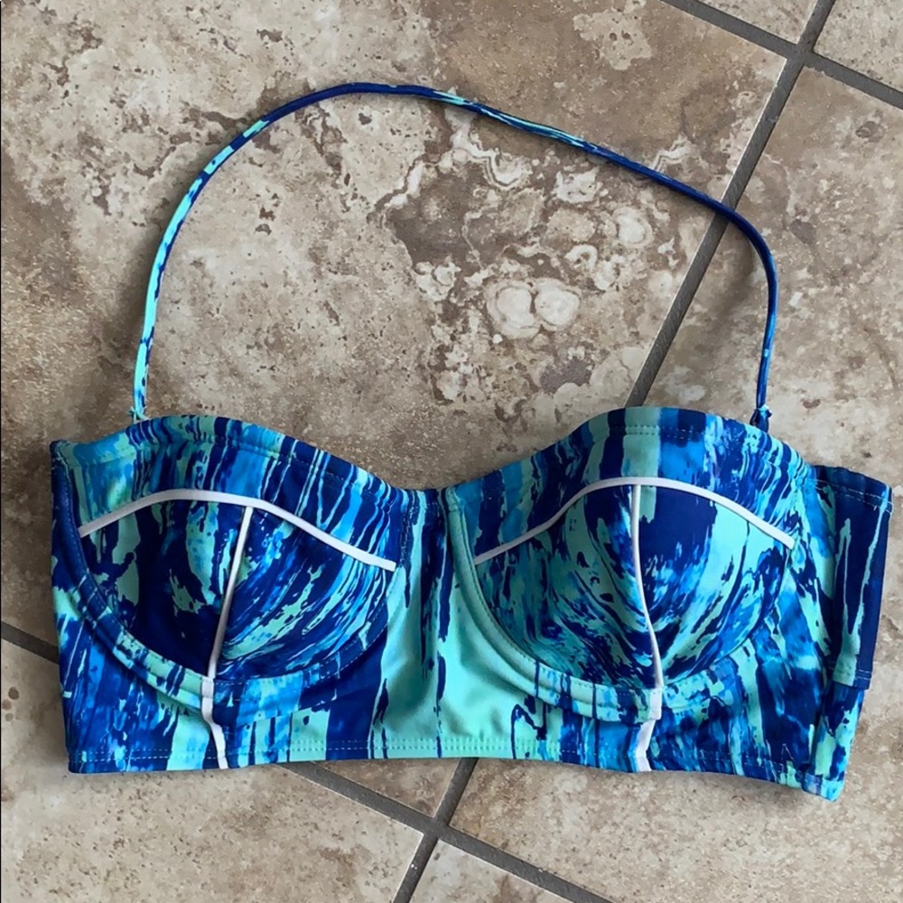 Longline bikini top